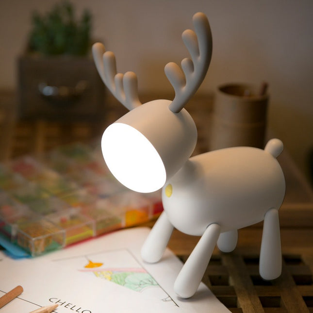 Elegant deer figurine lamp

