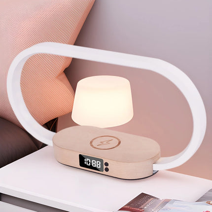 Lamp with wireless charging

